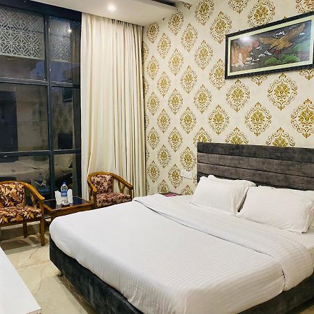 Hotel Hollywood - Family Hotel Zirakpur Exterior foto